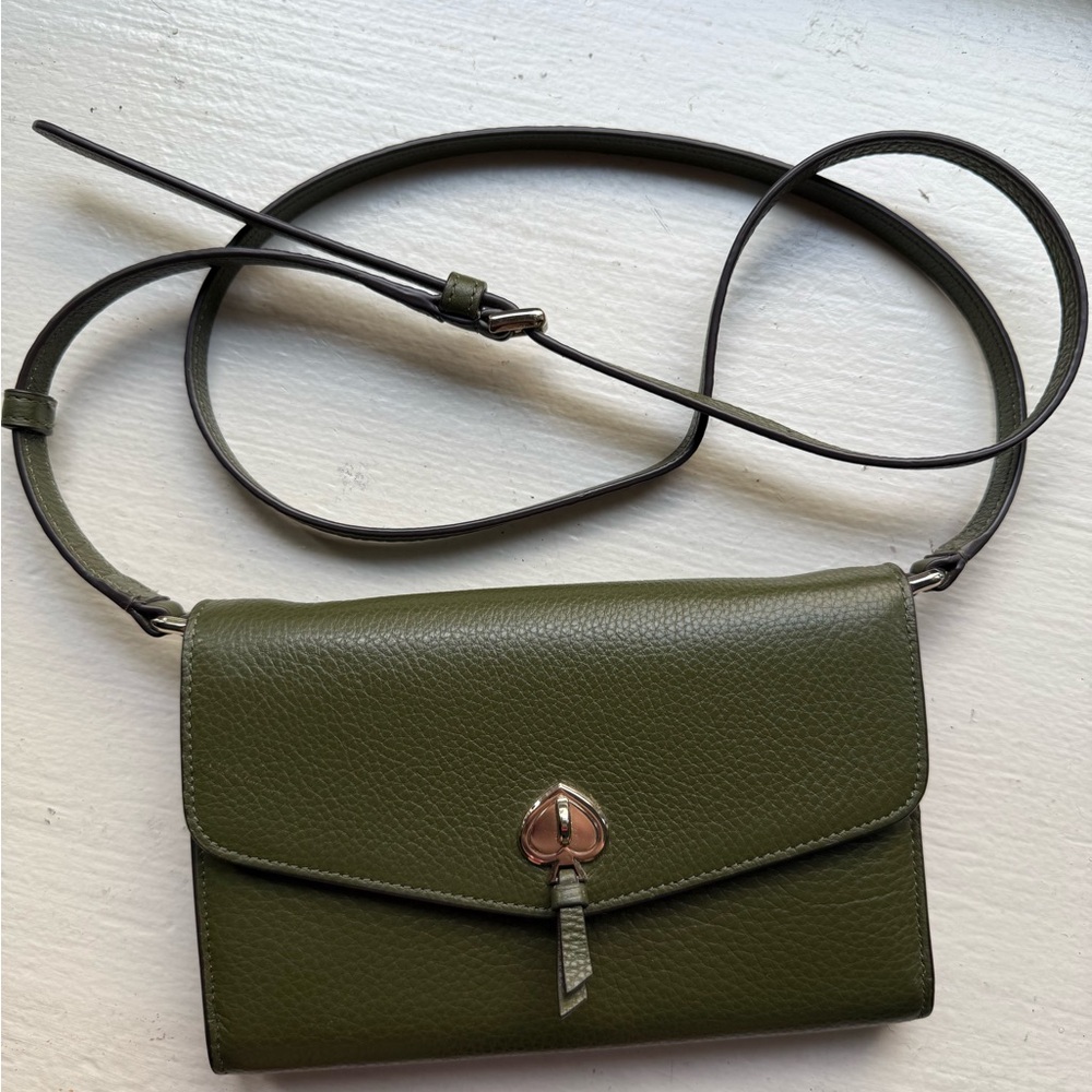 Kate Spade Marti Pebbled Leather Crossbody Wallet in Enchanted Green
